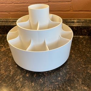 Pampered Chef white tool turnabout caddy